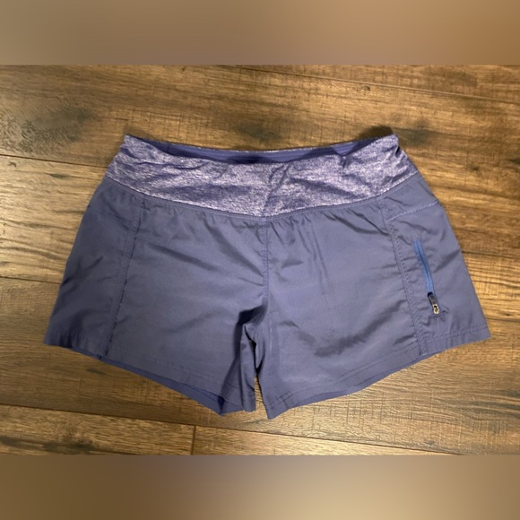Lululemon size 6 shorts - Picture 2 of 3